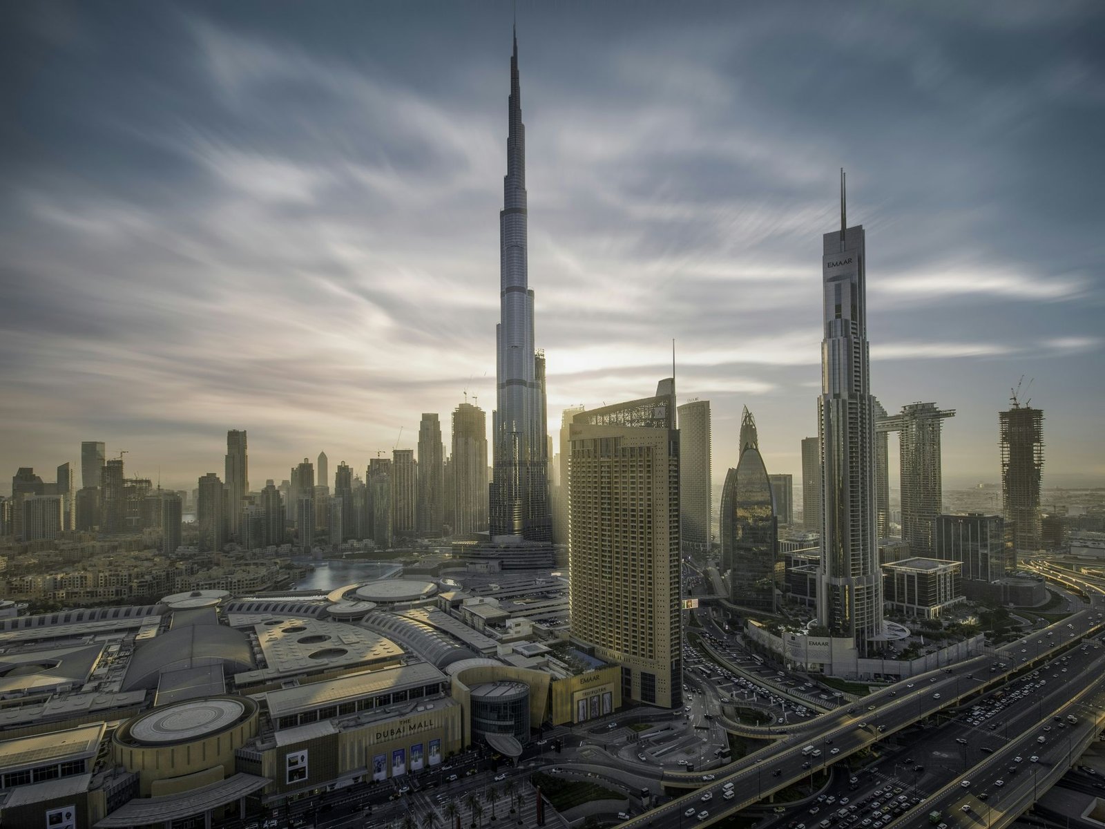 Visto de Negócios em Dubai: Como Estabelecer a Sua Empresa
